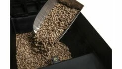 Broil King Pellet And Charcoal Scoop 63946 -THE BBQ SHOP 63946 action 04 1000x563 1