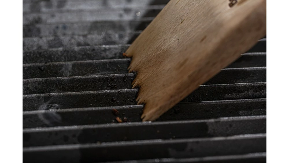 Broil King Wood Grill Scraper - 65335 4 Broil King Wood Grill Scraper - 65335 - Image 2