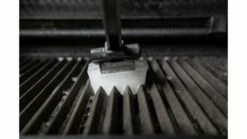 Broil King Ice Grill Brush - 65679 8 Broil King Ice Grill Brush - 65679 -THE BBQ SHOP BK 65679 lifestyle 01 1000x563 1