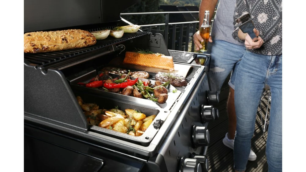 Broil King Crown 490 BBQ - Free Cover 6 Broil King Crown 490 BBQ - Free Cover - Image 4