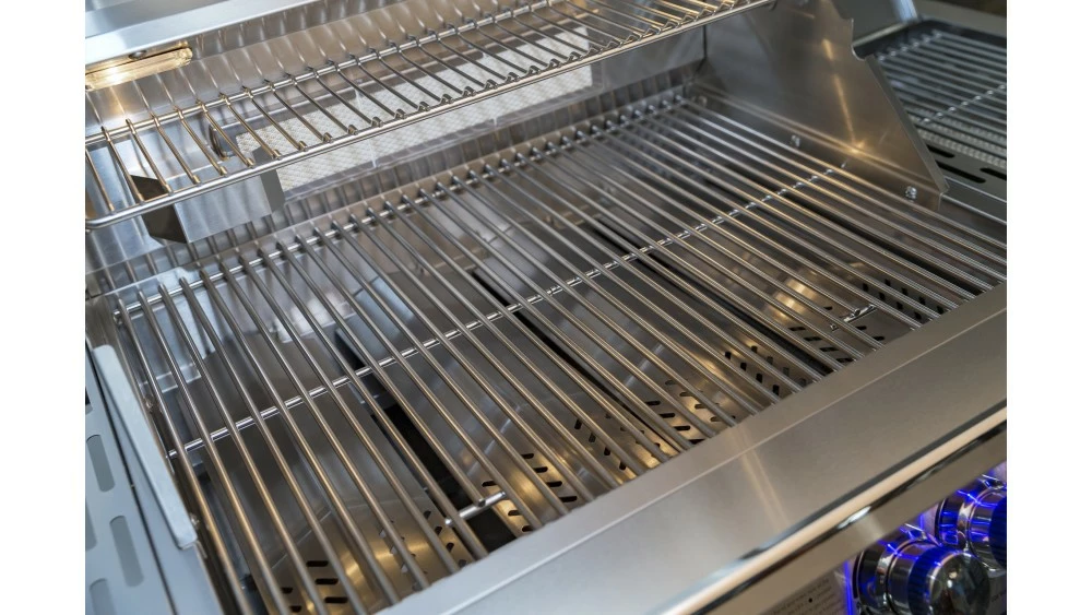 Whistler Grills Bibury 3 Gas BBQ With Free Cover And Rotisserie 4 Whistler Grills Bibury 3 Gas BBQ With Free Cover And Rotisserie - Image 2