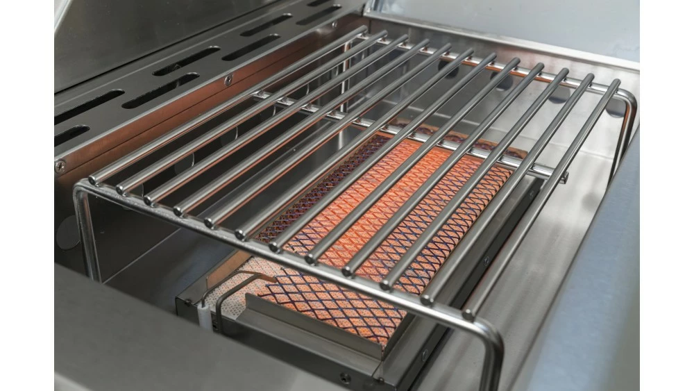 Whistler Grills Bibury 3 Gas BBQ With Free Cover And Rotisserie 6 Whistler Grills Bibury 3 Gas BBQ With Free Cover And Rotisserie - Image 4